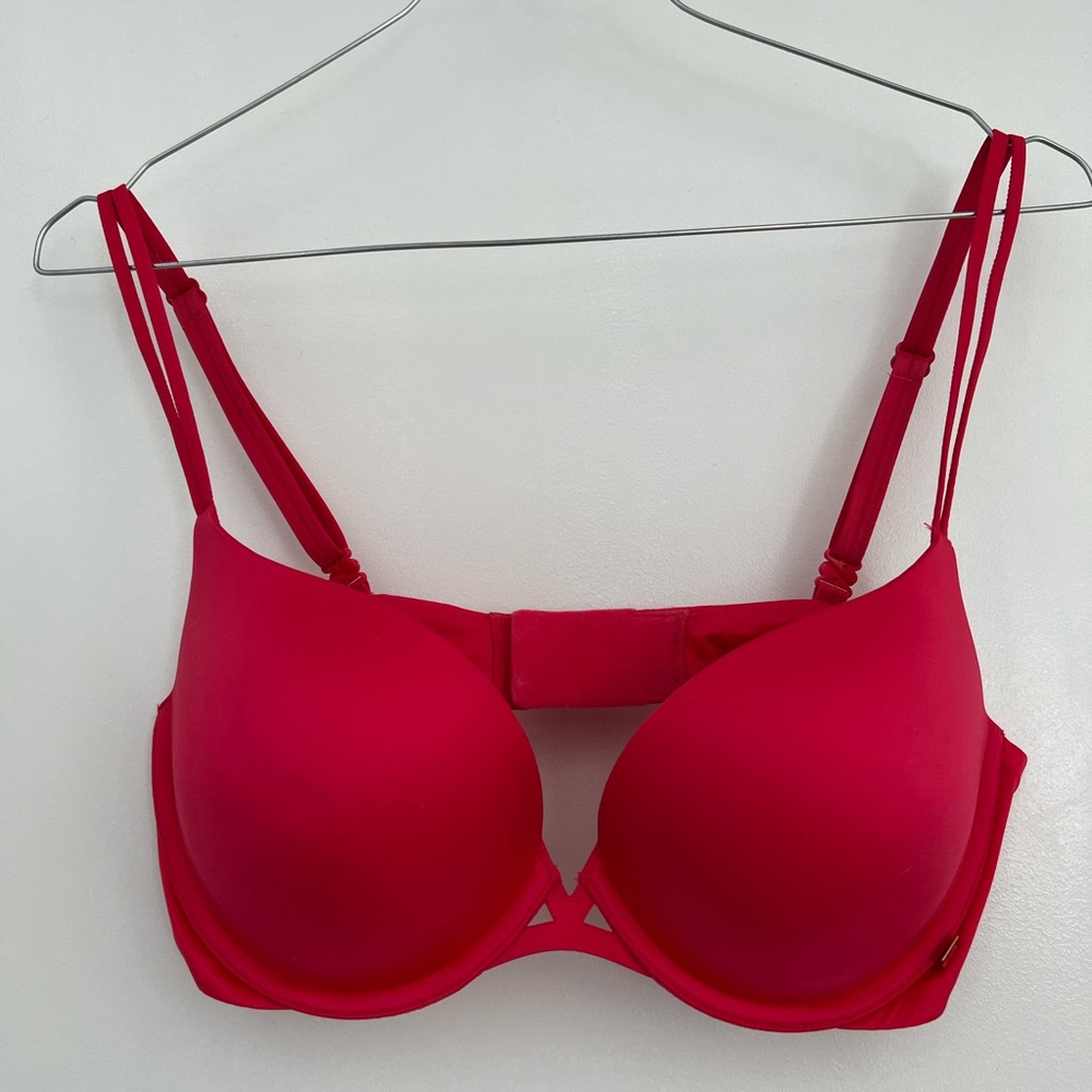 Victorias Secret Red Very Sexy Push-up/Pigeonnant